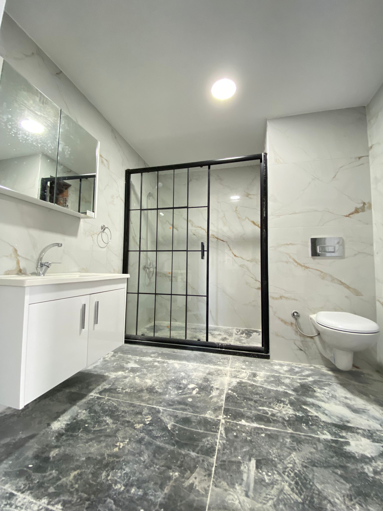 MABEL GAYRMENKUL-MUTFAK KOMBİ DAHİL SIFIR DENİZ MANZARALI DAİRE